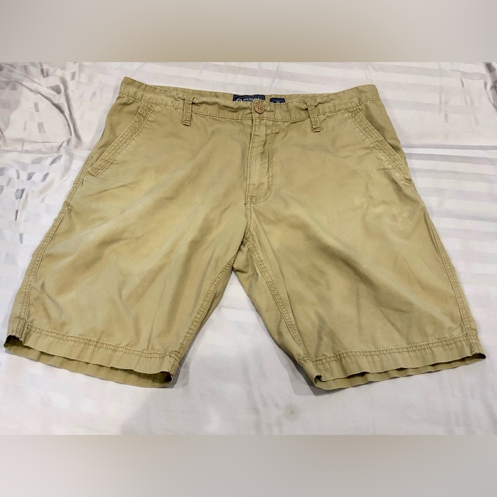 American Rag- Slim fit Flat front Beige Shorts size 38
